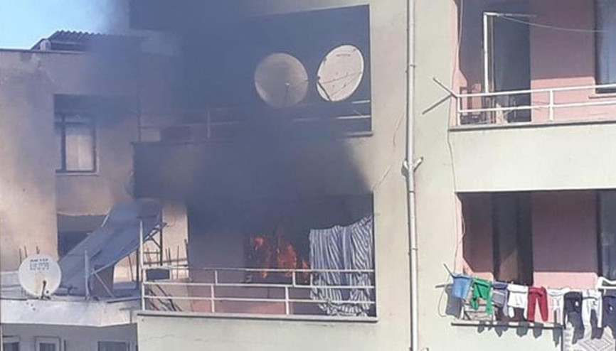 Uyuşturucu bağımlısı babasının evini yakıp kaçtı