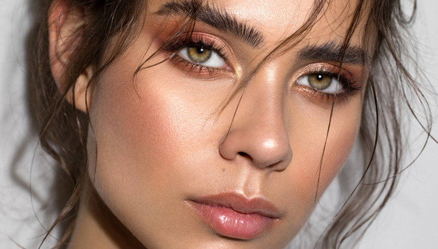 Badem göz estetiği ile etkileyici bakışlara sahip olabilirsiniz