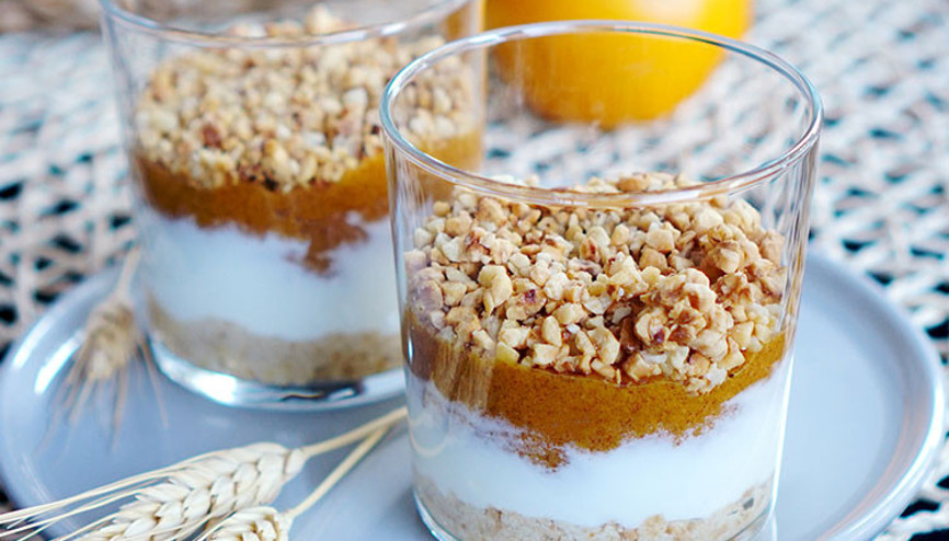 Bir kase vitamin: Cennet hurmalı ve yoğurtlu parfe