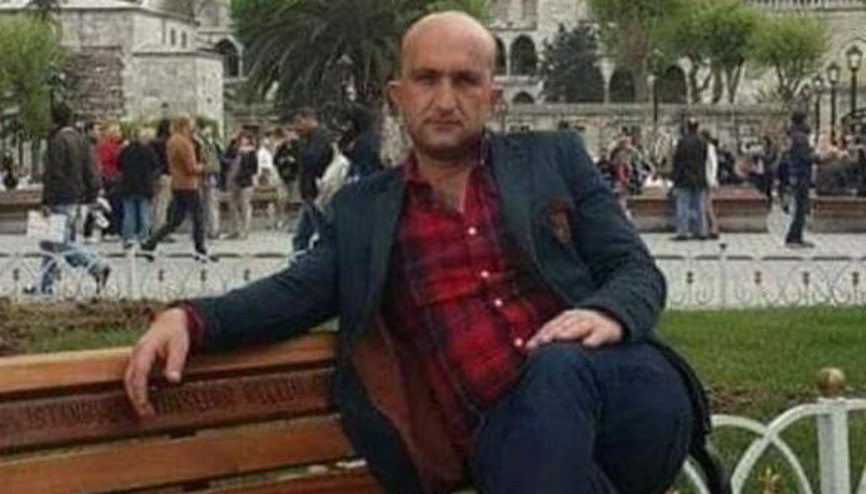 Elinde otomatik tüfekle karakola gidip, cinayet işlediğini söyledi