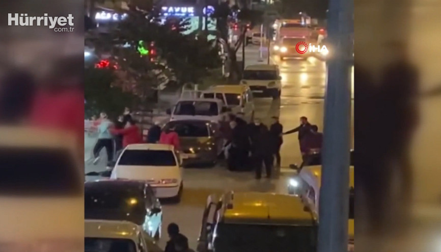 Yan bakma kavgası koronayı unutturdu, yumruklar havada uçuştu