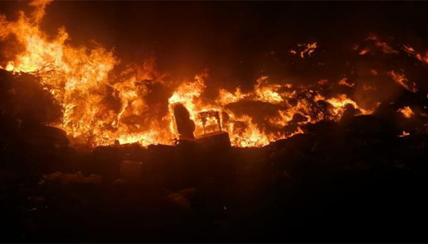 Otel çöplerinin atıldığı arazideki yangının nedeni araştırılıyor Otel çöplerinin atıldığı arazideki yangının nedeni araştırılıyor