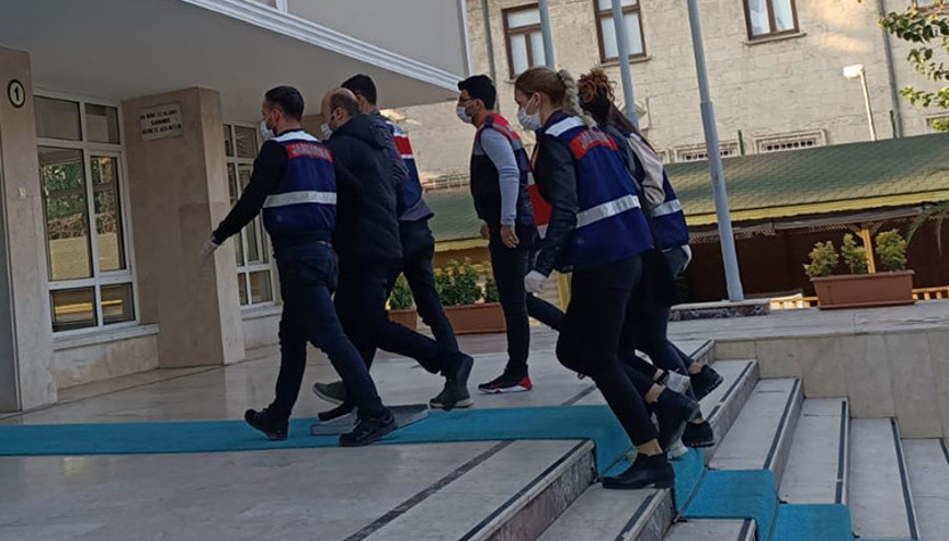 Son dakika... PKK/PYDnin 2 önemli ismi Mersinde yakalandı