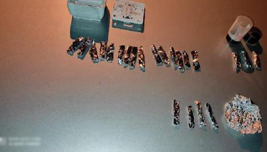 Uyuşturucuları prize gizlemişler