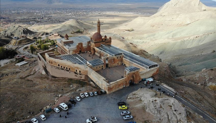 Osmanlı mirası İshak Paşa Sarayı 105 bin turist ağırladı