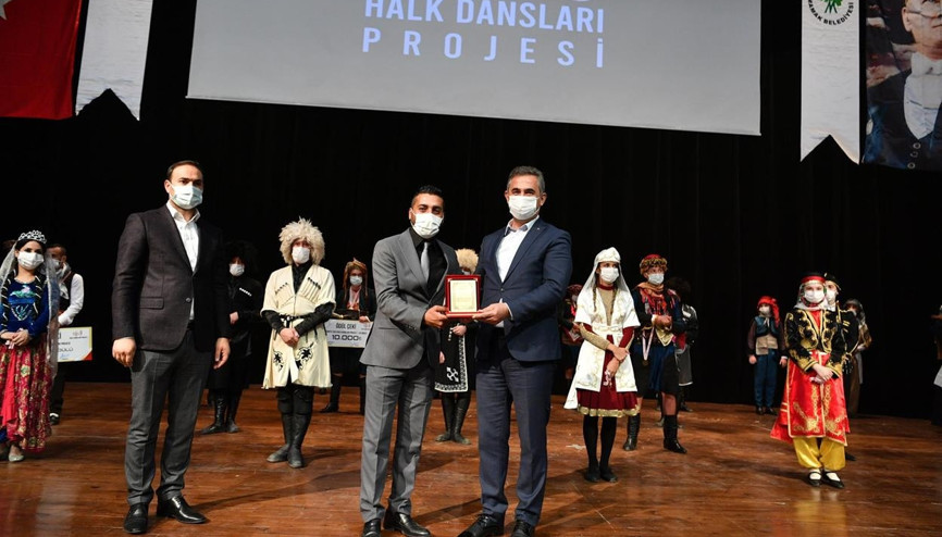 Dereceye girenlere ödülleri verildi