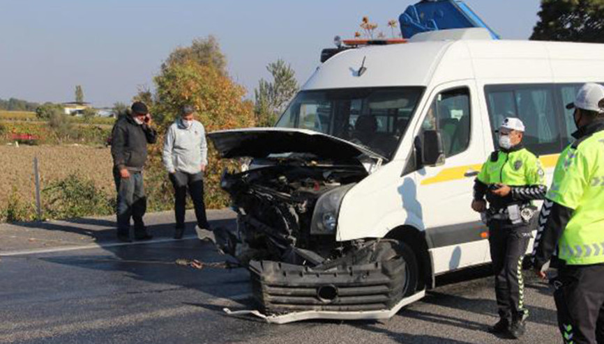 Özel eğitim öğrencilerinin servis minibüsü devrildi: 5 yaralı