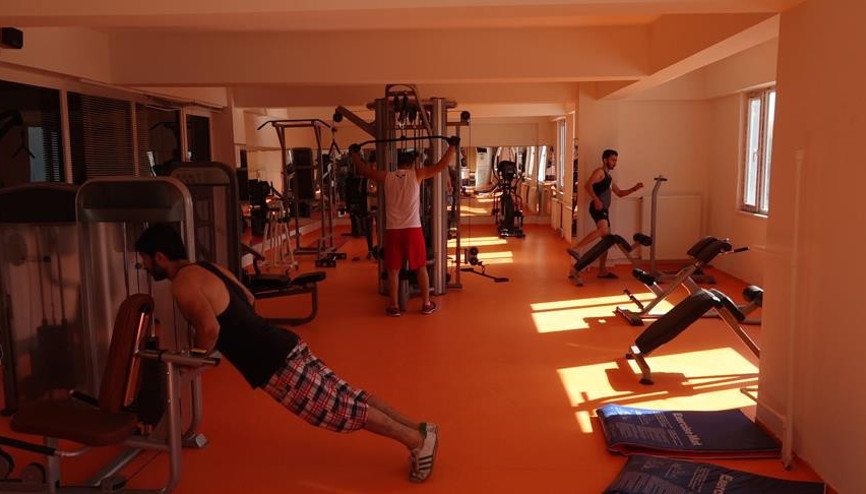 Tiyatrolar ve spor salonları kapanacak mı İBBden spor salonları ve tiyatrolar hakkında açıklama