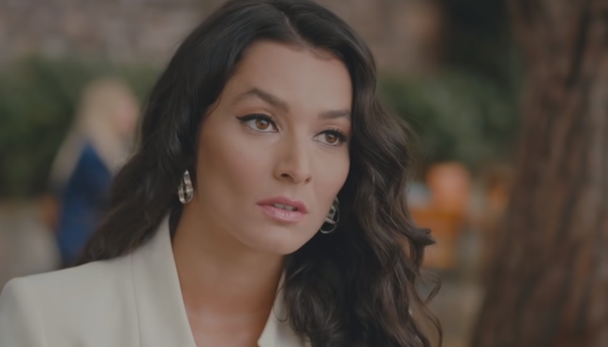 Doğduğun Ev Kaderindir Nazlı kimdir, kaç yaşında Ayşe Akın hakkında bilgiler