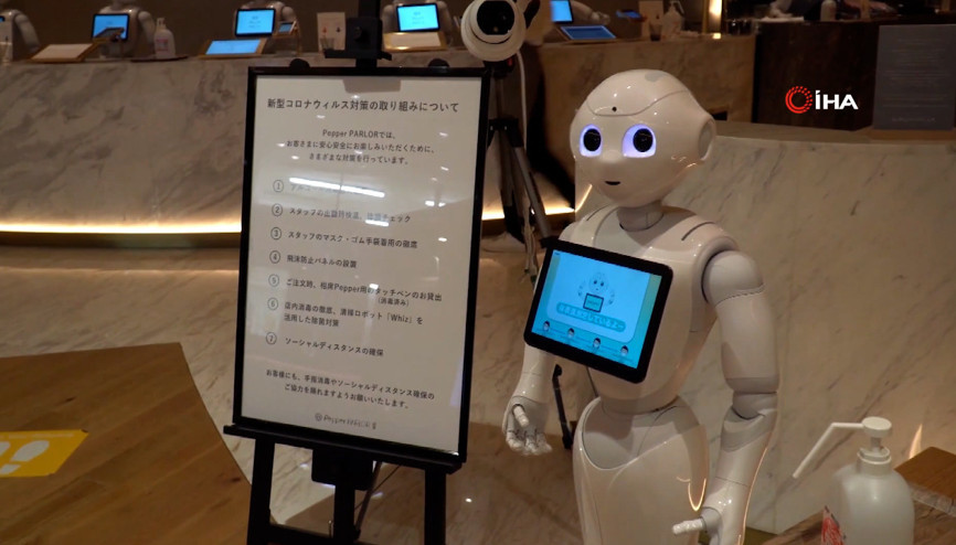 Japonya’da robot garsonlar görev başında