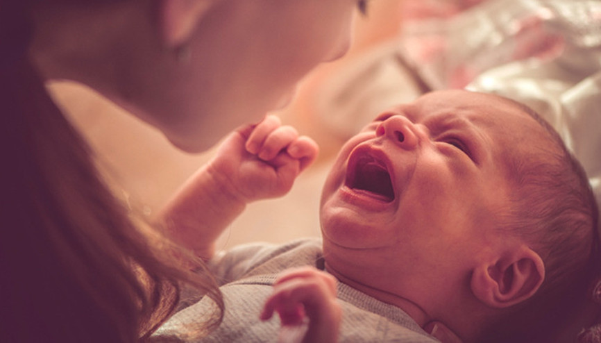 Ağlayan bebeğinizi kolaylıkla sakinleştirmenin 11 yolu