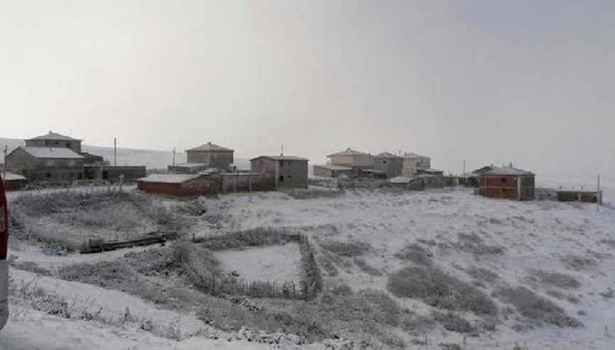 Tokatın Halaçlı köyünde mevsimin ilk karı