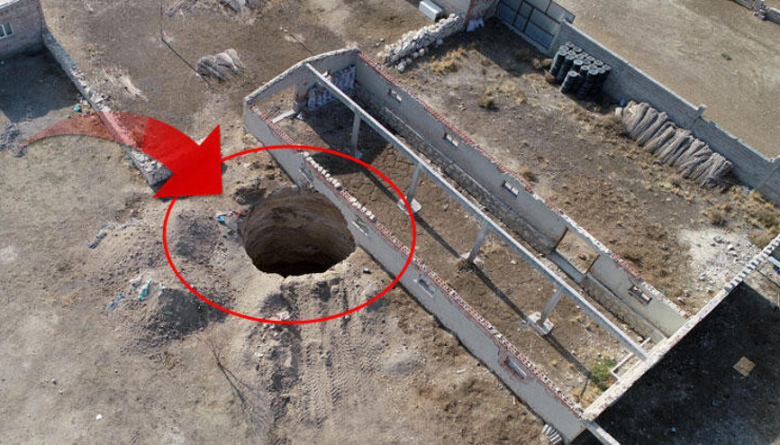 Konyada yaylalara yaklaşan obruklar, çiftçileri tedirgin ediyor