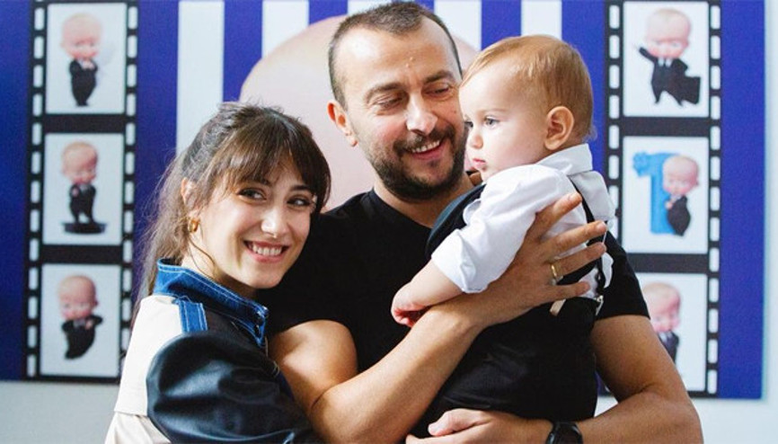 Hazal Kaya ile Ali Atay oğulları Fikret Ali’nin doğum gününü kutladı