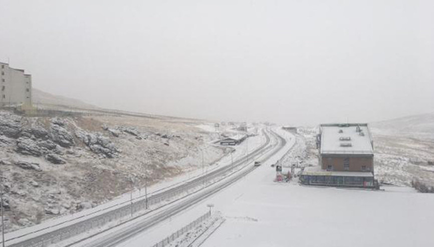 Erciyes, beyaza büründü