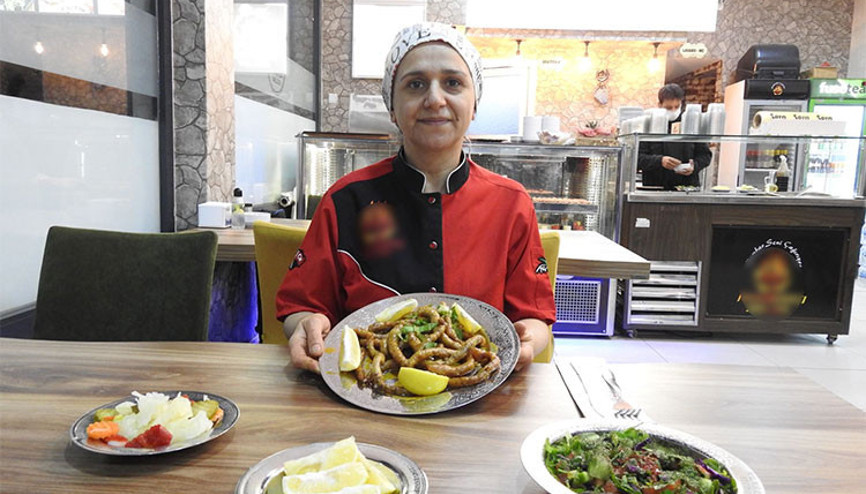 Herkese örnek olacak bir öykü: Pazarda mumbar tezgahından kendi iş yerine