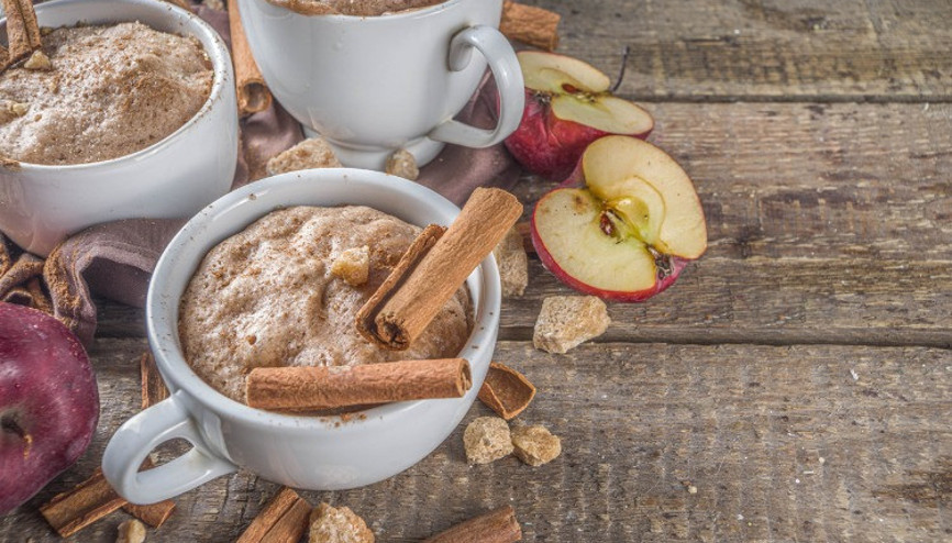 Hem sağlıklı hem de lezzetli bir merhaba: Elmalı fincan kek