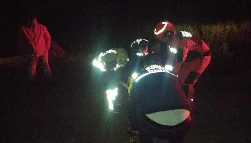 Kayalıklarda dolaşan kadın 20 metre yükseklikten düşerek yaralandı Kayalıklarda dolaşan kadın 20 metre yükseklikten düşerek yaralandı