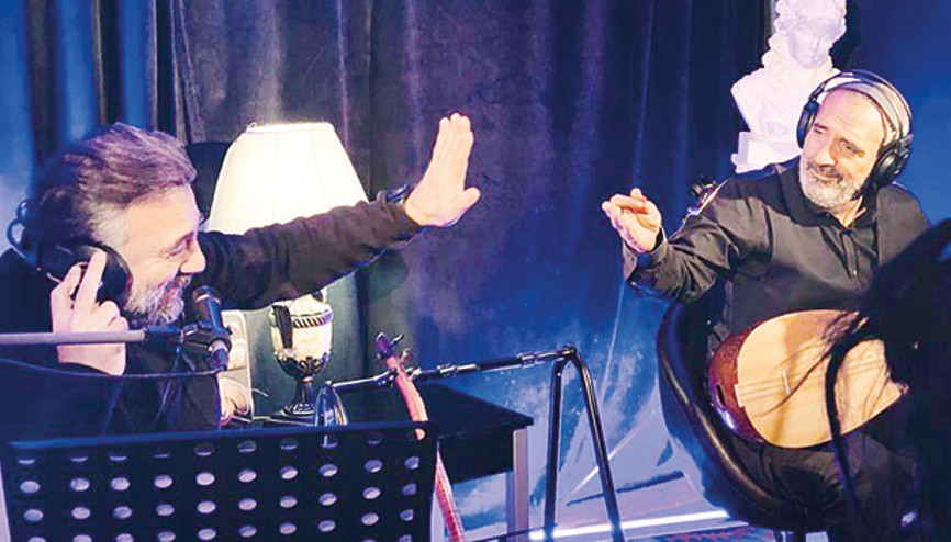 Oktay Kaynarca ve Yavuz Bingölden kadınlar için türkü