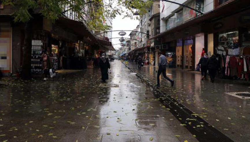 Vakaların arttığı Gaziantepte, yağışlar sakinlik getirdi Vakaların arttığı Gaziantepte, yağışlar sakinlik getirdi