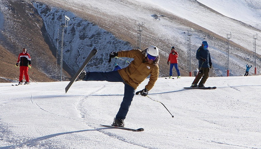 Kış turizmin popüler adresi Palandökende suni karla kayak keyfi Kış turizmin popüler adresi Palandökende suni karla kayak keyfi
