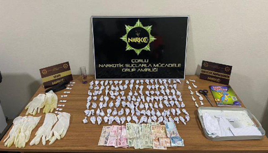 5 çocuk, uyuşturucuları satışa hazırlarken yakalandı 5 çocuk, uyuşturucuları satışa hazırlarken yakalandı