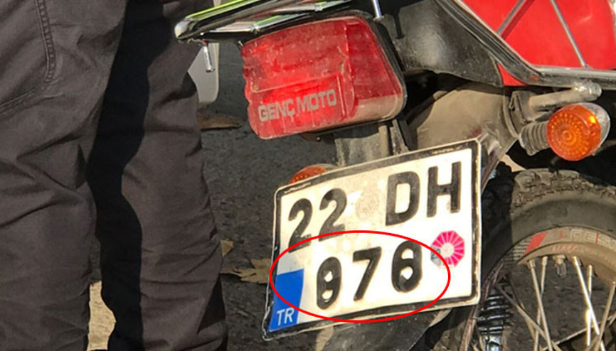 Trafik polisi fark etti Pes dedirten oyun...