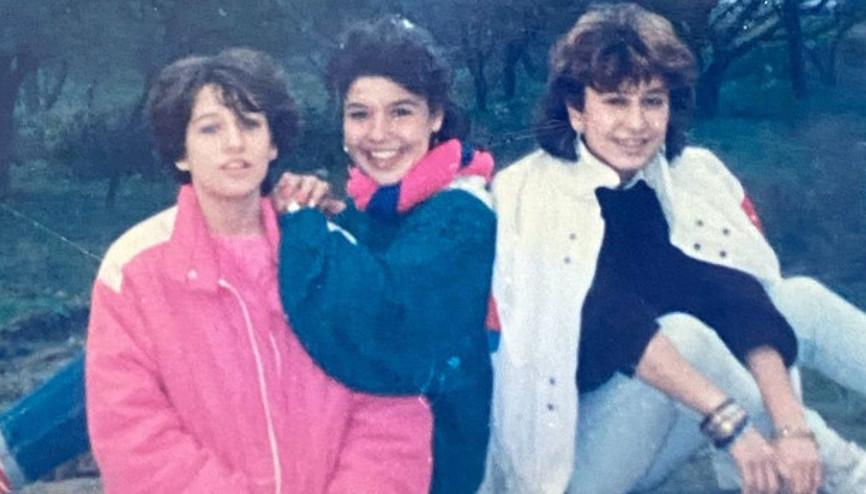 Gülben Ergen okul yıllarına ait fotoğrafını paylaştı Gülben Ergen okul yıllarına ait fotoğrafını paylaştı