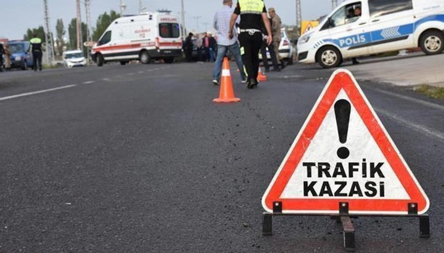 Kamyonun çarptığı motosikletin sürücüsü hayatını kaybetti