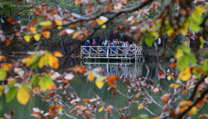 Yedigöller sonbaharda bir başka güzel Yedigöller sonbaharda bir başka güzel