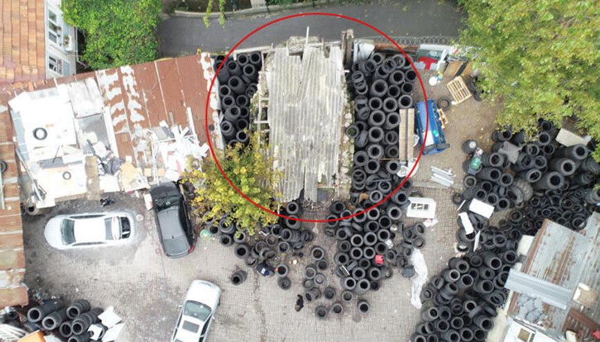 Fatihte lastikler arasından tarihi şapel çıktı