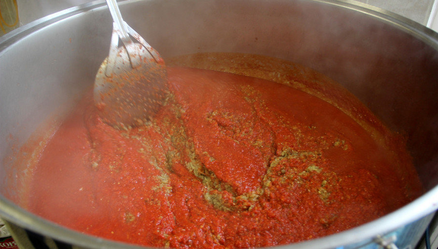 Ninelerinden öğrendikleri Balkan sosu tarifini kooperatife taşıdılar