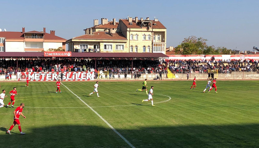 Misli.com 3. Lig 4.Grupta 1954 Kelkit Belediyespor maç fazlasıyla lider