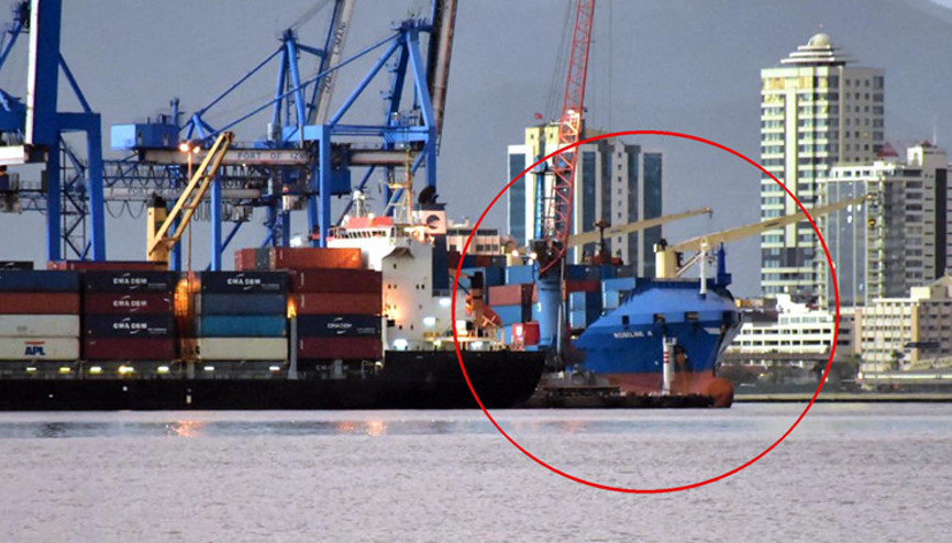 Alman askerlerinin hukuksuz arama yaptığı Türk gemisi İzmir’de