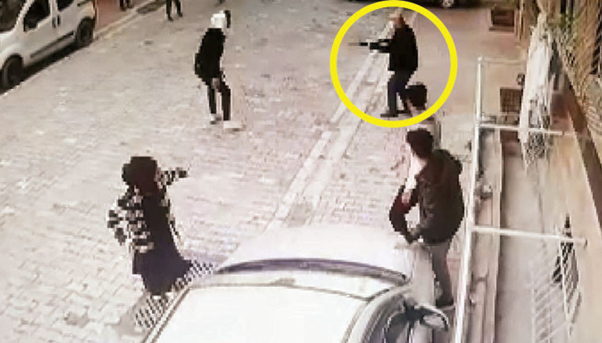 Komşu dehşeti Top oynayan çocukları pompalıyla kovaladı