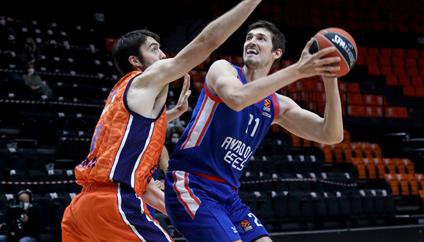 Valencia Basket 76-74 Anadolu Efes - Maçın özeti