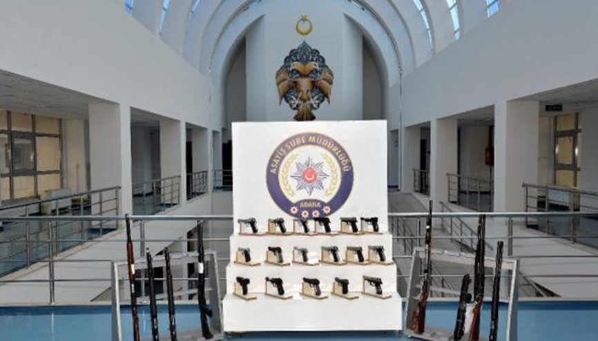 Adanada aranan 195 kişi yakalandı, 32 ruhsatsız silah ele geçirildi