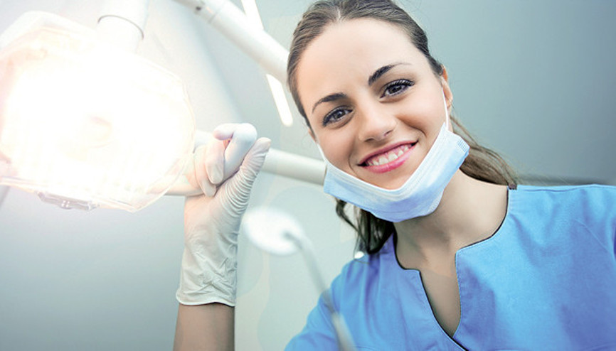 Doktorlar, kız öğrenciler için söylüyor