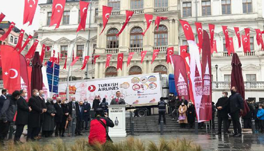 Hediye tırı İstanbuldan yolda çıktı; 14 ilde çocuklara oyuncak dağıtılacak Hediye tırı İstanbuldan yolda çıktı; 14 ilde çocuklara oyuncak dağıtılacak
