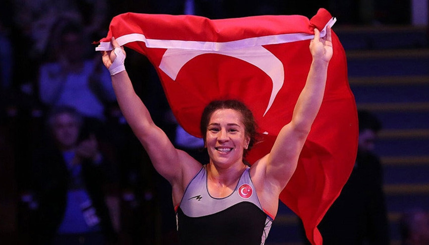 Dünya Kupasında milli güreşçi Yasemin Adar finale çıktı
