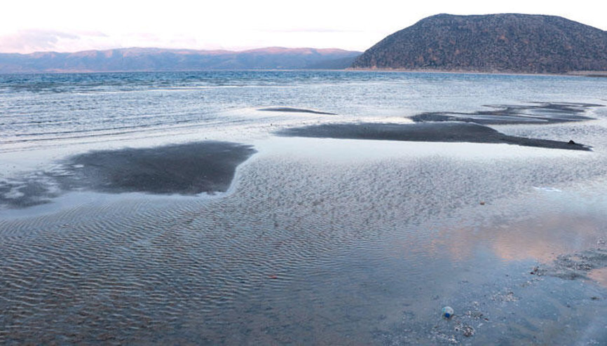 Salda Gölü kuraklık nedeniyle 20-30 metre çekildi