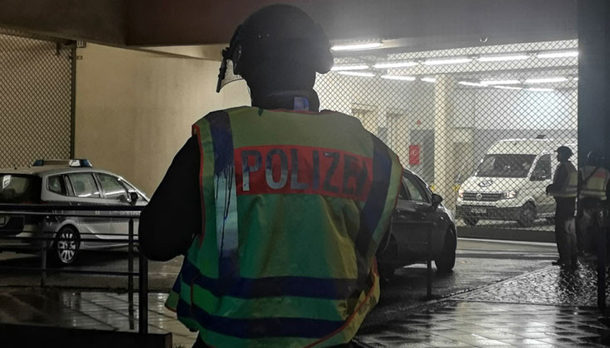 Bir bavul dolusu parayı alıp kaçtılar