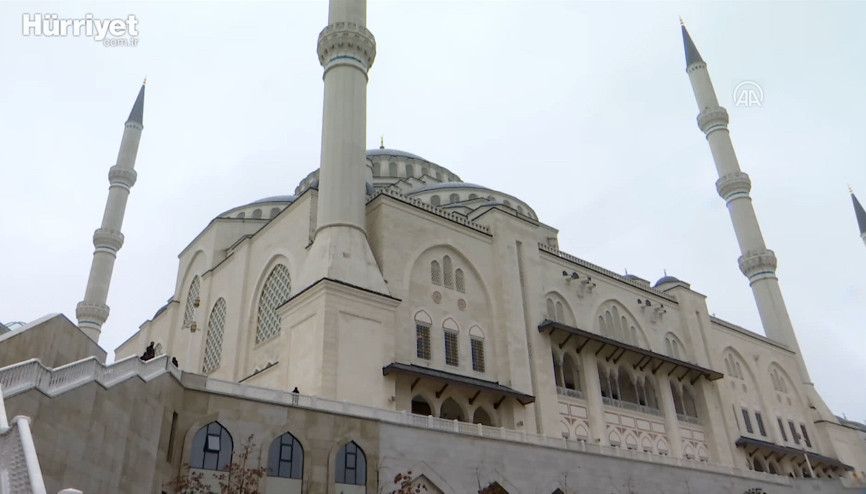 Cumhurbaşkanı Erdoğan, Cuma namazından  sonra cemaati koronavirüs konusunda uyardı