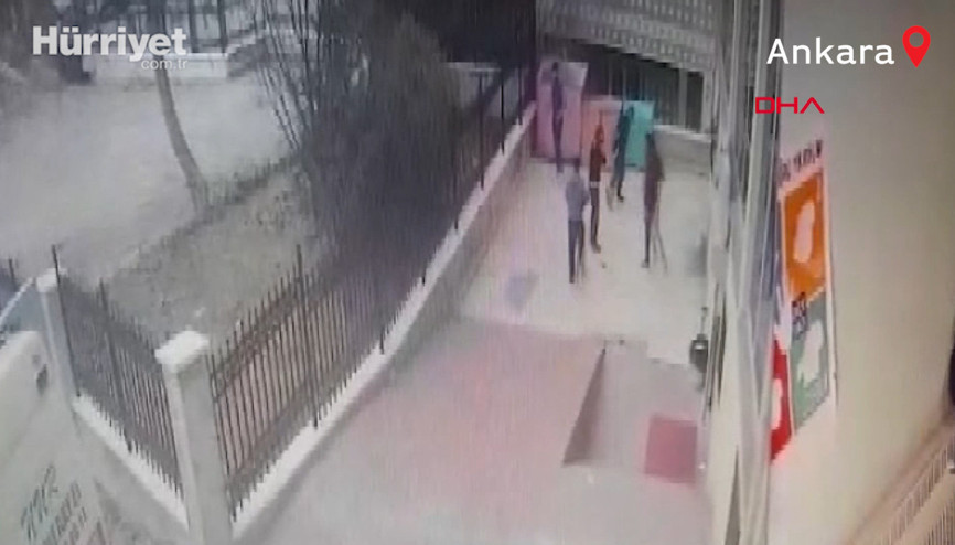 İğne canımı yaktı diyerek sağlıkçıyı silahla tehdit edip, dövdü İğne canımı yaktı diyerek sağlıkçıyı silahla tehdit edip, dövdü