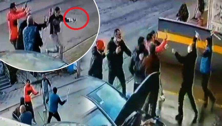 Korkutmak için silah çeken şahsı levyeyle kovaladılar