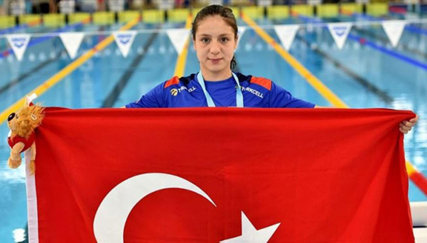 Son Dakika | Milli yüzücü Merve Tuncelden dünya rekoru