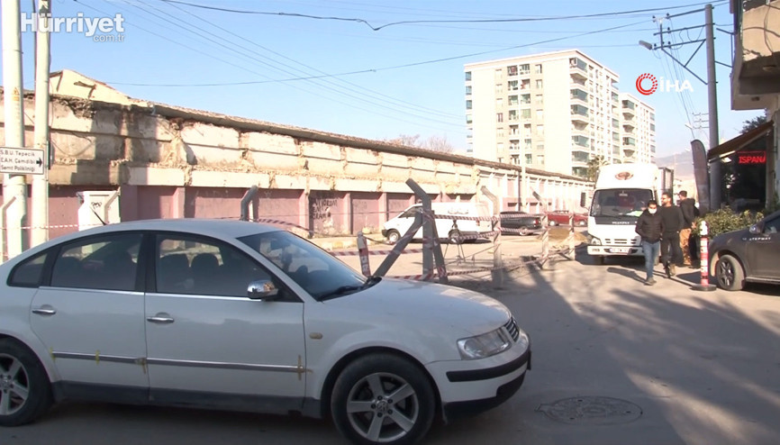 Sokak benim dedi, beton çitlerle kapattı