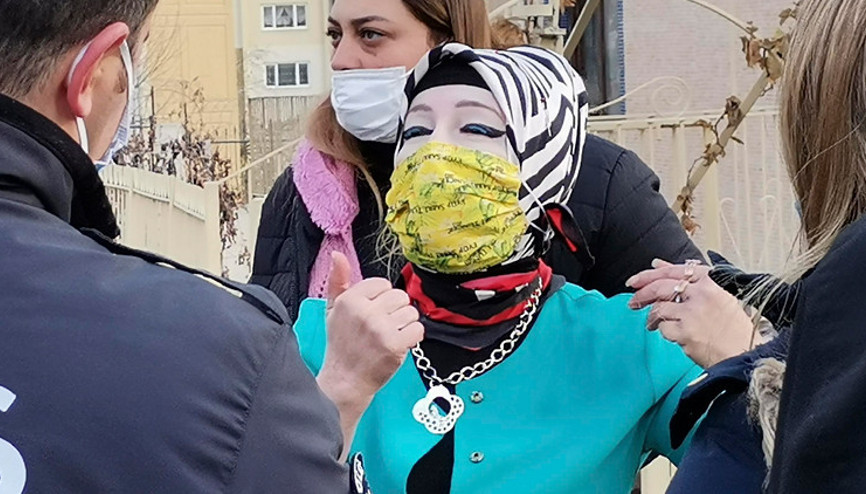 Son dakika... Ankarada medyum operasyonu İnanılmaz görüntüler 20 köpek ve 16 kedi...