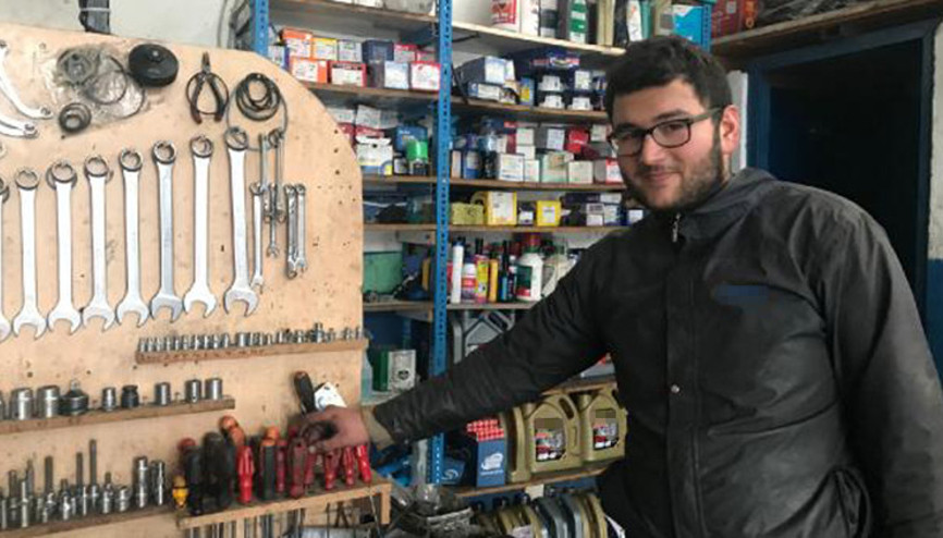 Yolda bulduğu cüzdanı sahibine teslim etti