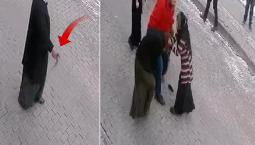 Kadınların saç koparan sokak kavgası Öldüresiye dövülüp...